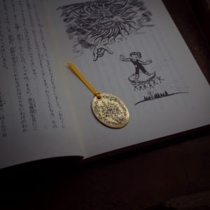 彫金しおり　唐草 S (金黒)　with book